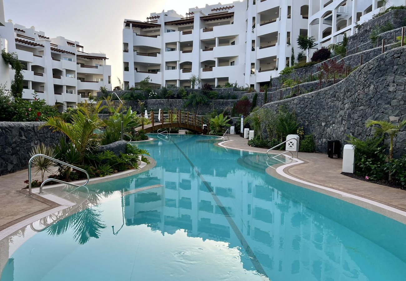 Complejo residencial privado lujo piscinas