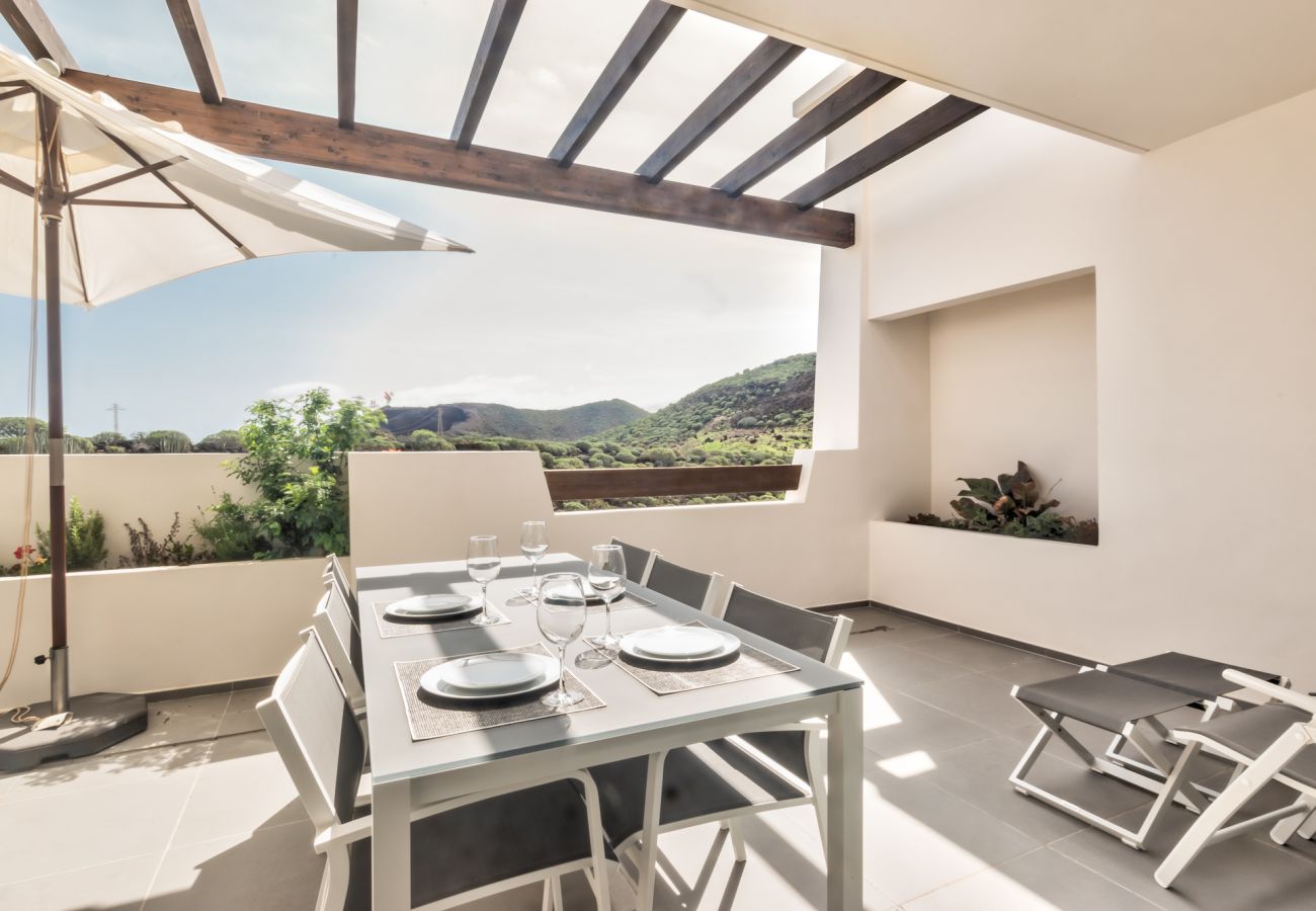 Große Terrasse mit Bergblick