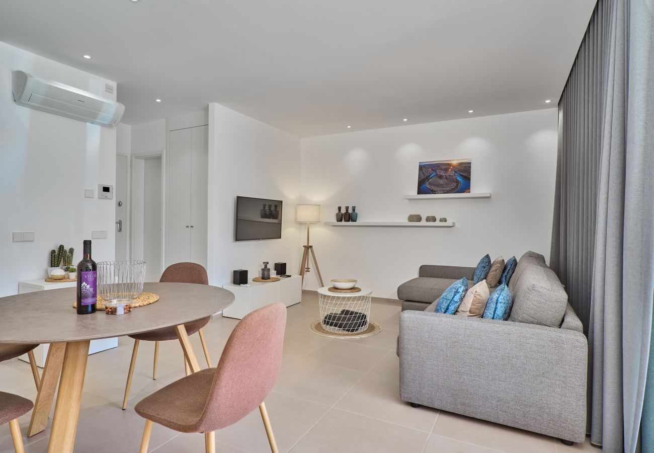 Beautiful spacious living room dining room