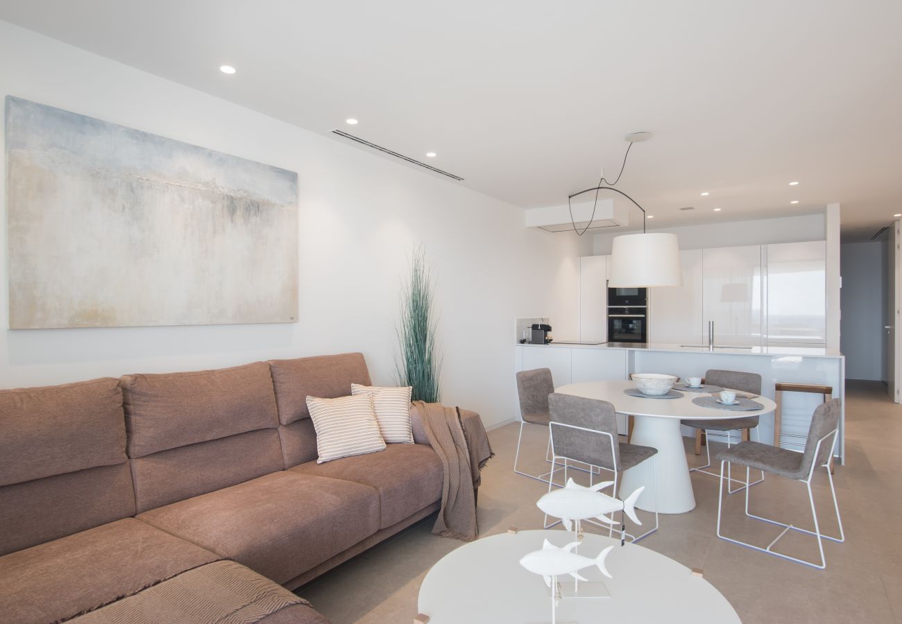 Very bright living room with a sea view