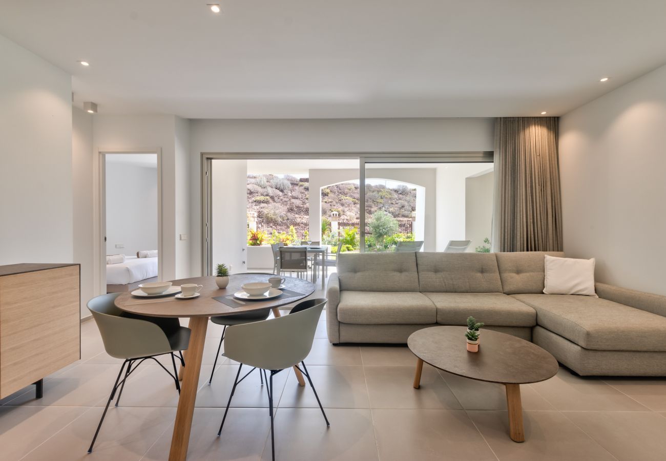 Beautiful spacious living room dining room